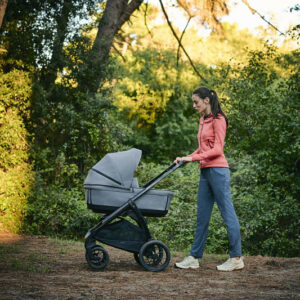 Inglesina APTICA XT QUATTRO bērnu ratu komplekts 3in1 ar autokrēsliņu Darwin krāsa Taiga Green