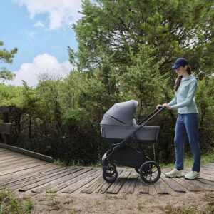 Inglesina APTICA XT QUATTRO bērnu ratu komplekts 3in1 ar autokrēsliņu Darwin krāsa Magnet Grey