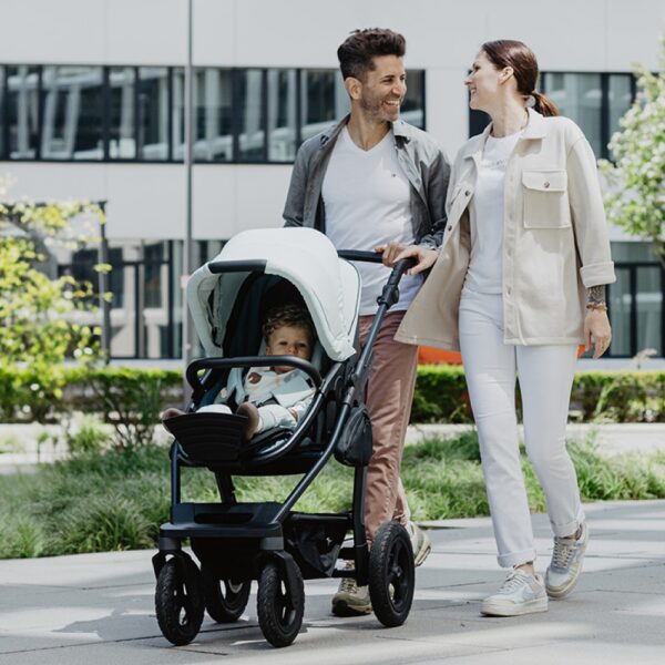 Ratini.lv | Mono 4 Combi bērnu ratiņi 2in1 ar AIR riteņiem krāsa PREMIUM Black bilde #21