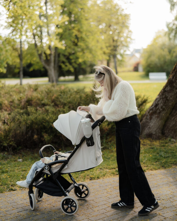 Ratini.lv | Mamoa M1 bērnu pastaigu un ceļojumu ratiņi krāsa Cotton White bilde #23